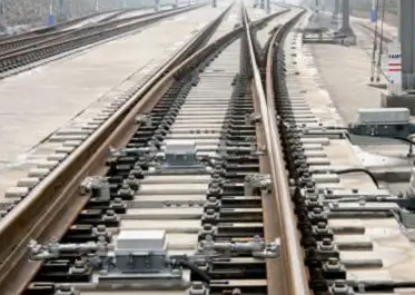 铁路养护维修设备钢轨